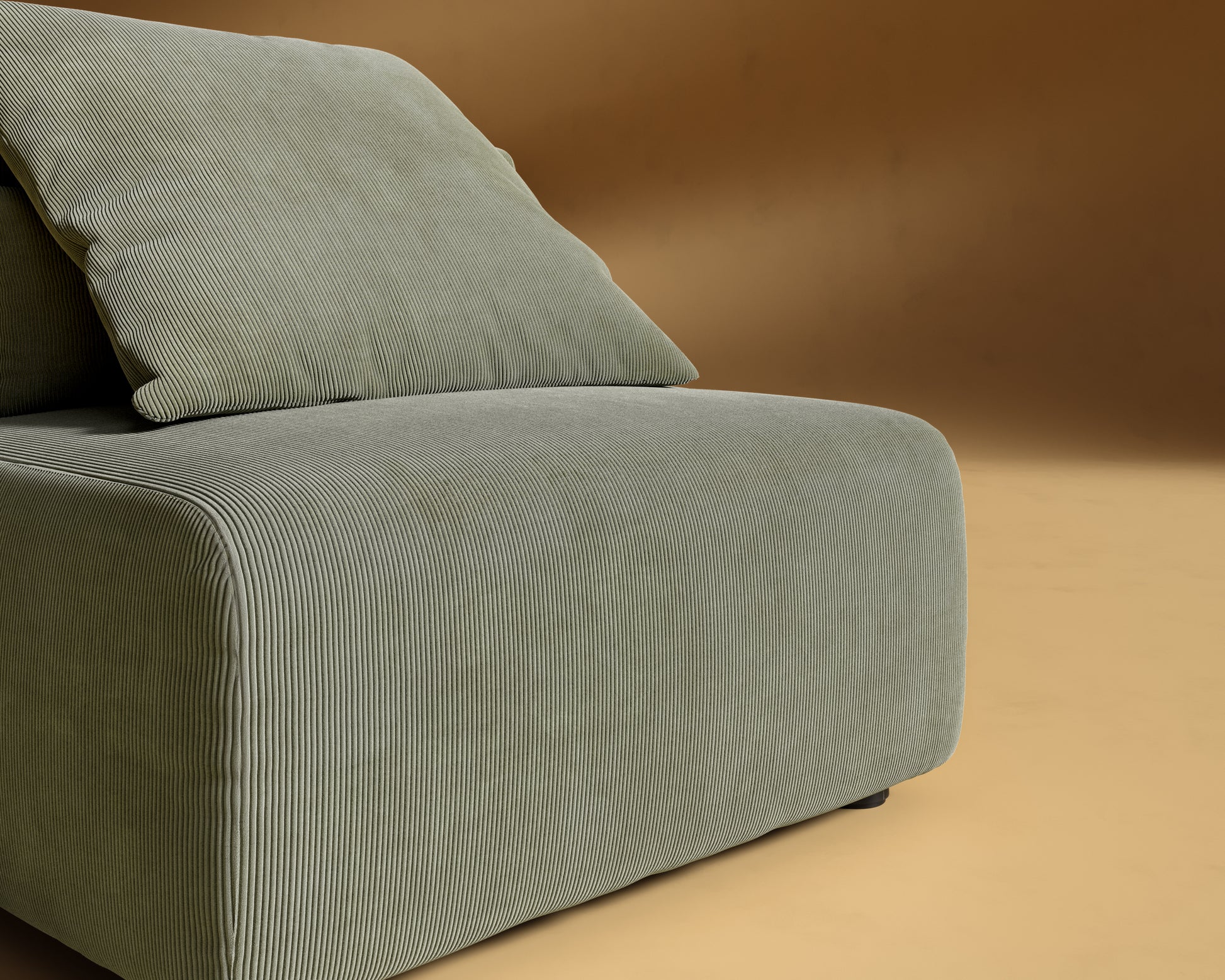 Kaye_Armless-L_Corduroy_Velvet_Evergreen