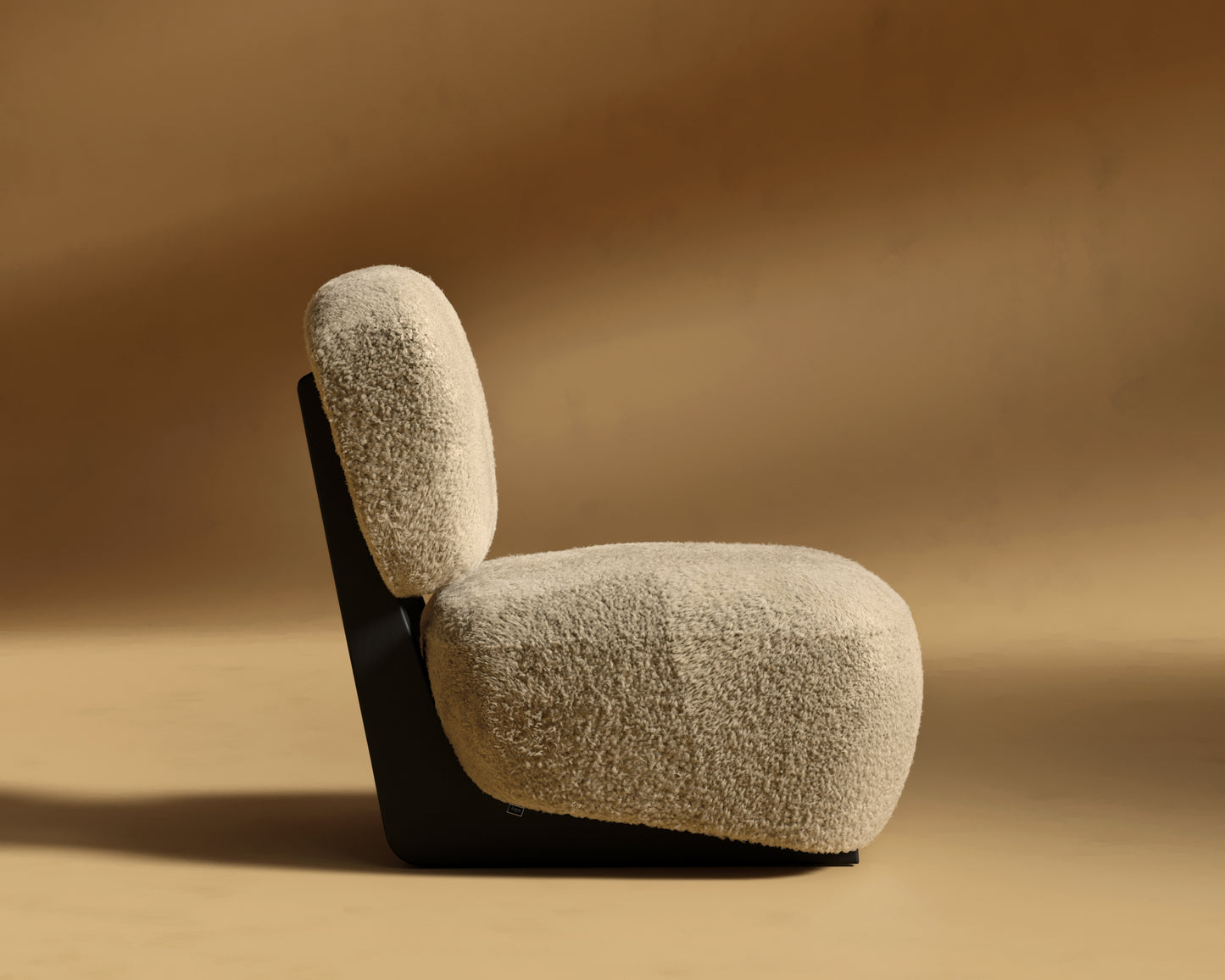 Toro_Lounge_Chair_Shearling - Fawn