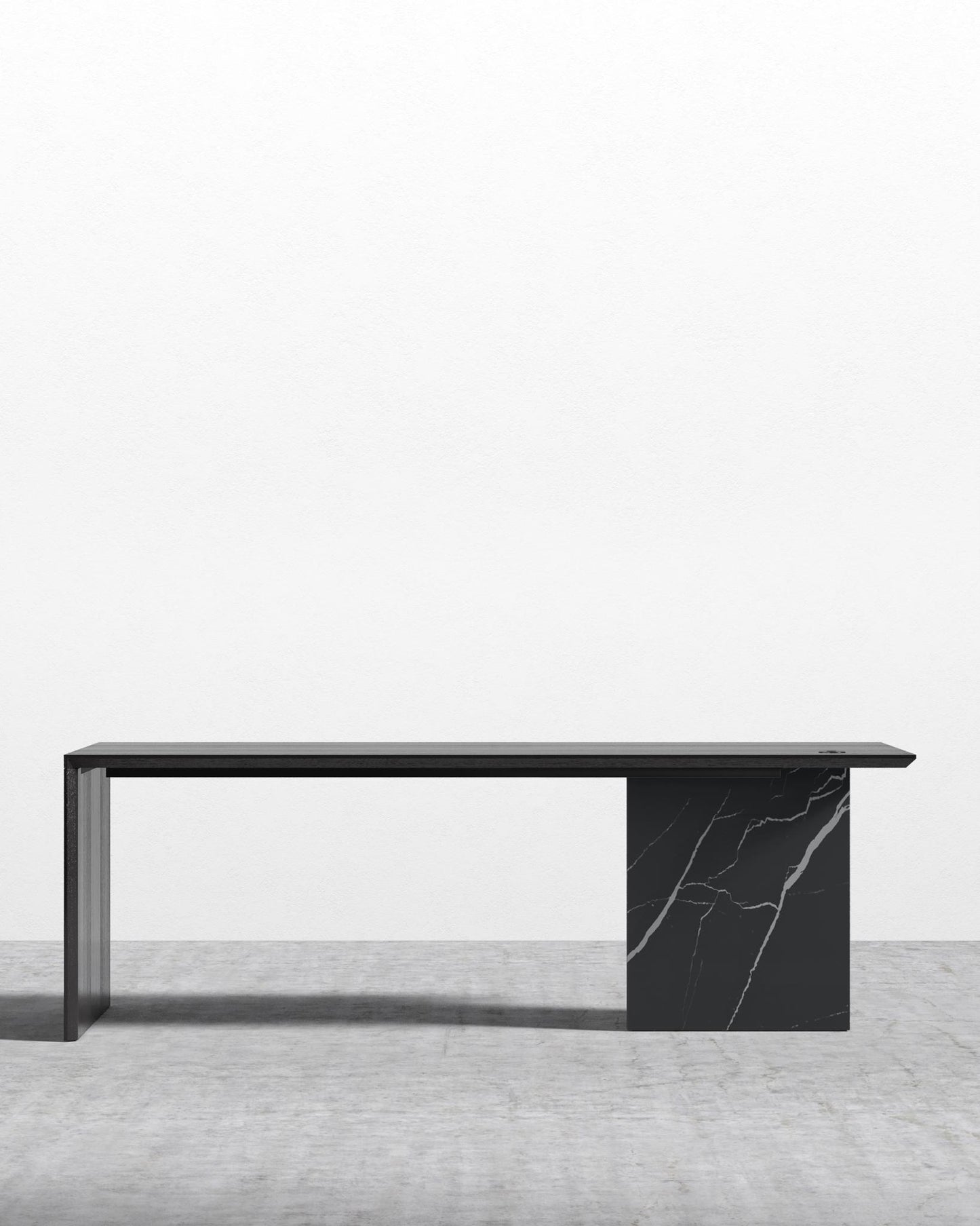 Gia Desk