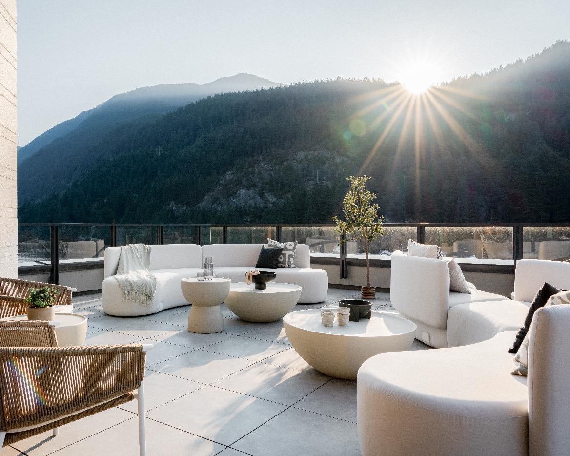 Afton Outdoor Lounge Chair