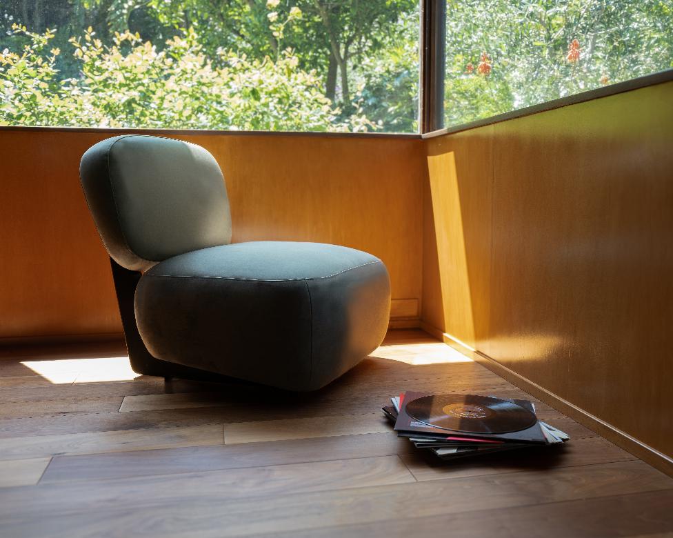 Toro lounge chair in sage