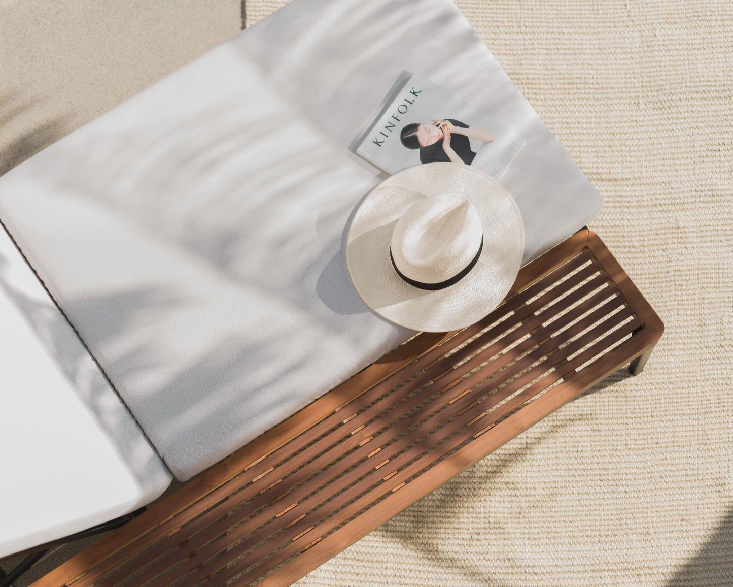 Francis Outdoor Lounger in palisades and black frame