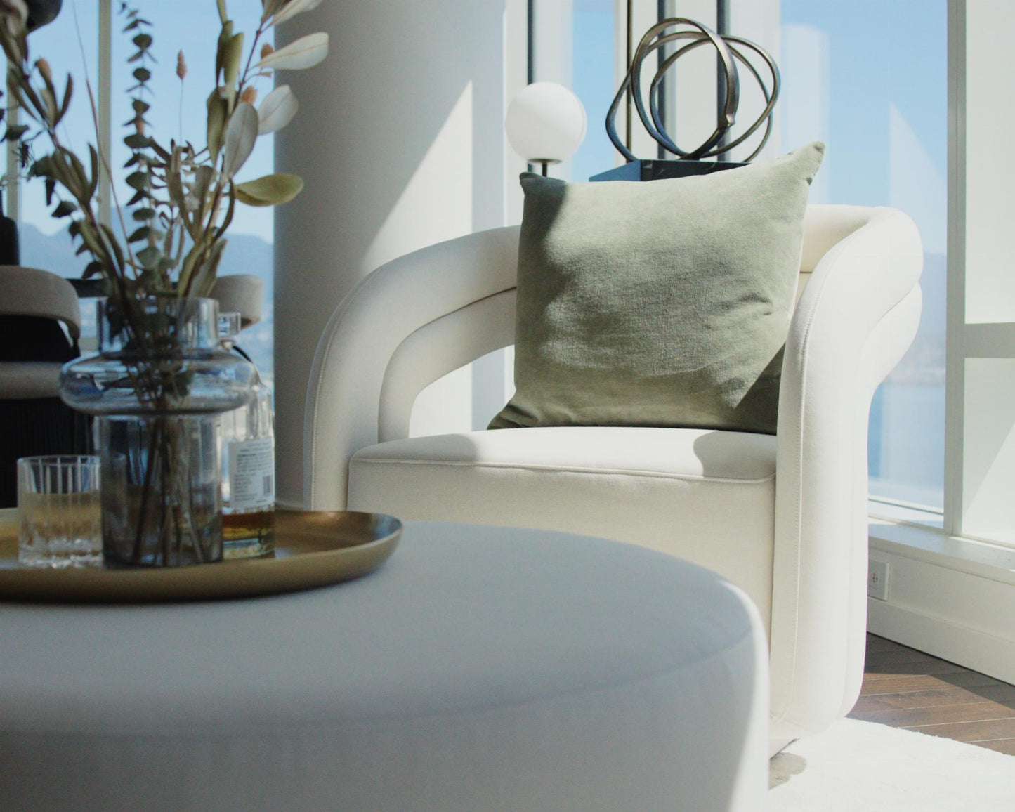 Mia Lounge Chair