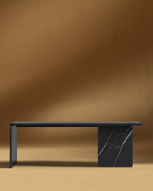 Gia Desk