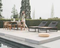 Linnea Outdoor Lounger in black