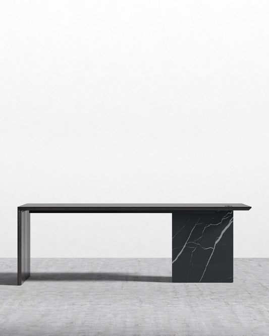 Gia Desk