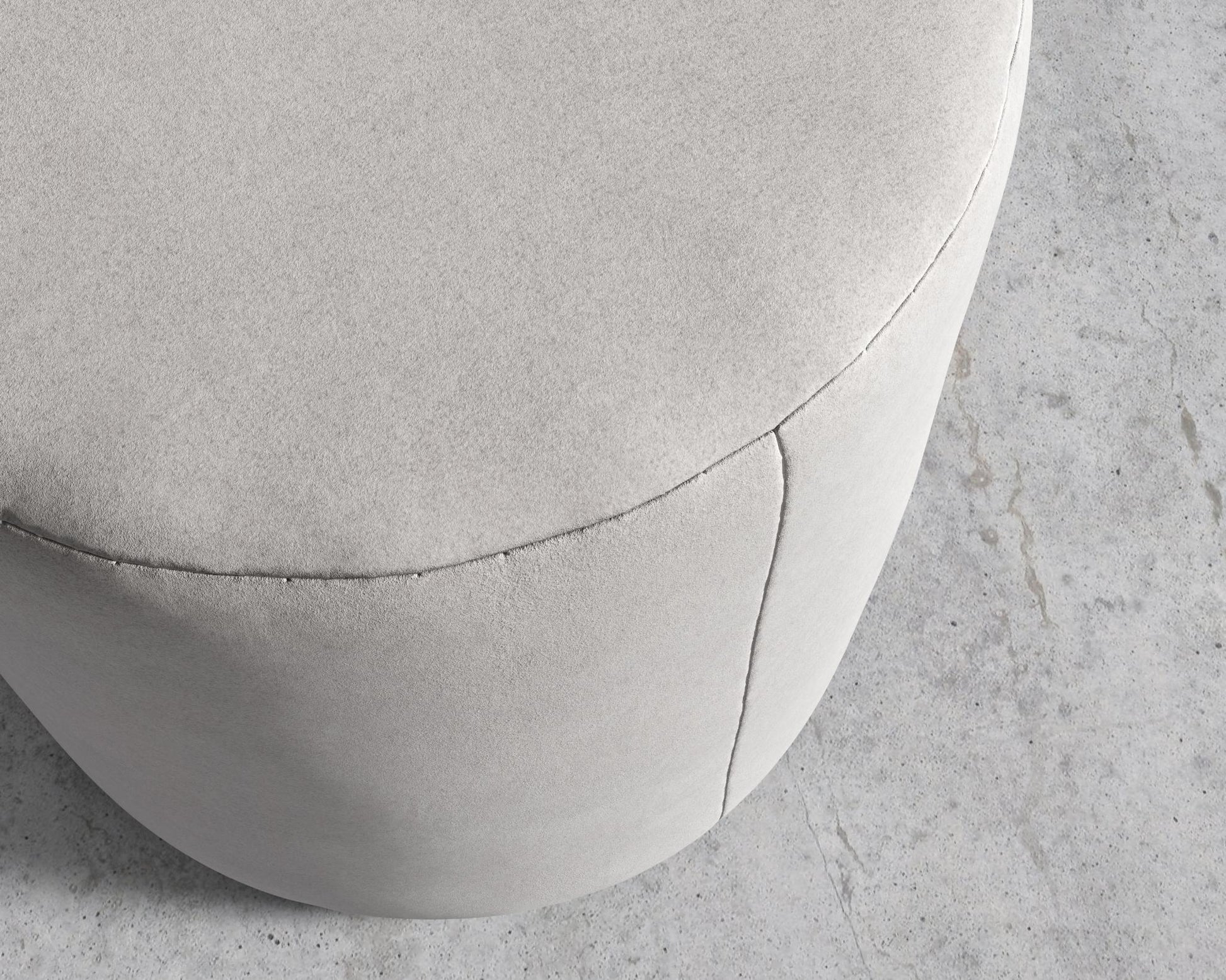 Nova Pouf - Venice Vegan Suede - Chiffon