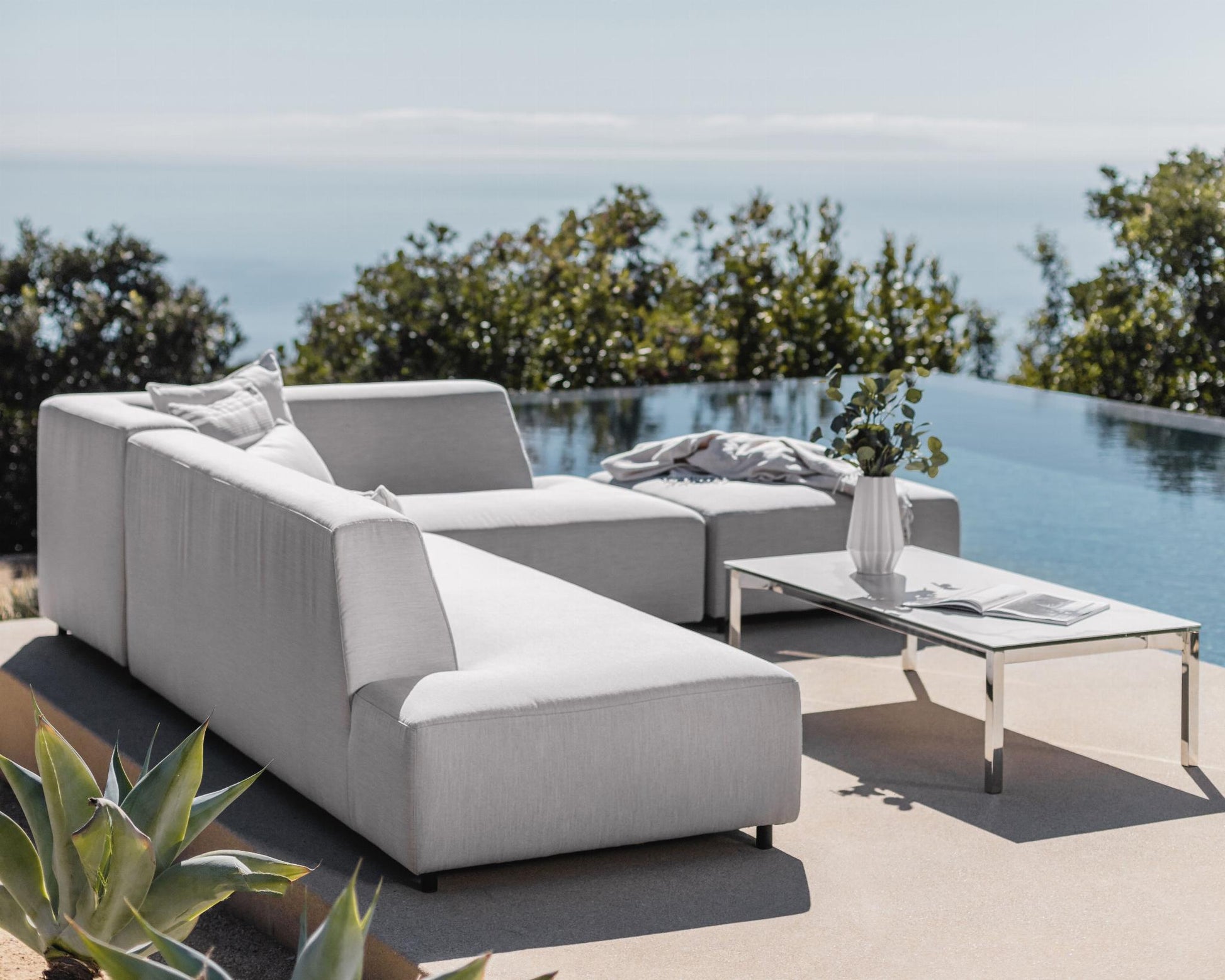 Mika Outdoor Modular - Encino