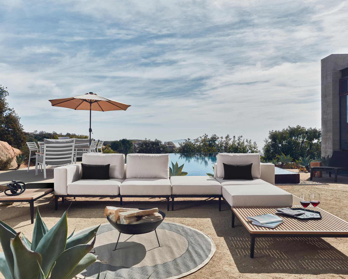 Francis Outdoor Left Chaise