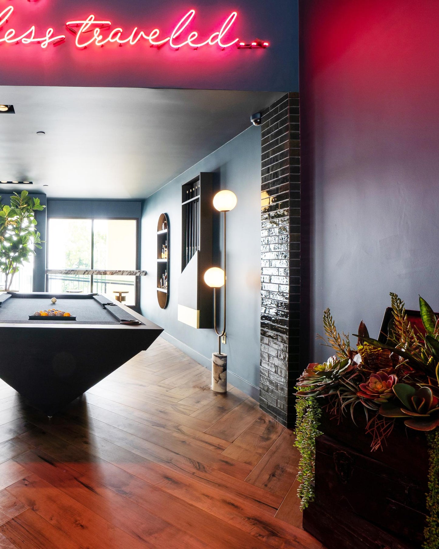 Uma Floor Lamp (Black Label)